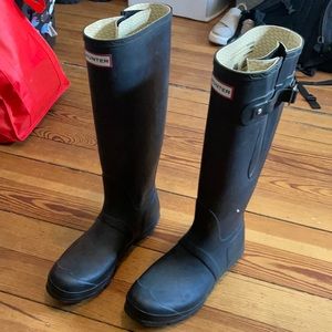 Barely used hunter boots size us 8/9